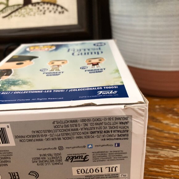 Funko Pop! Movies! Forrest Gump #789 - Picture 4 of 4